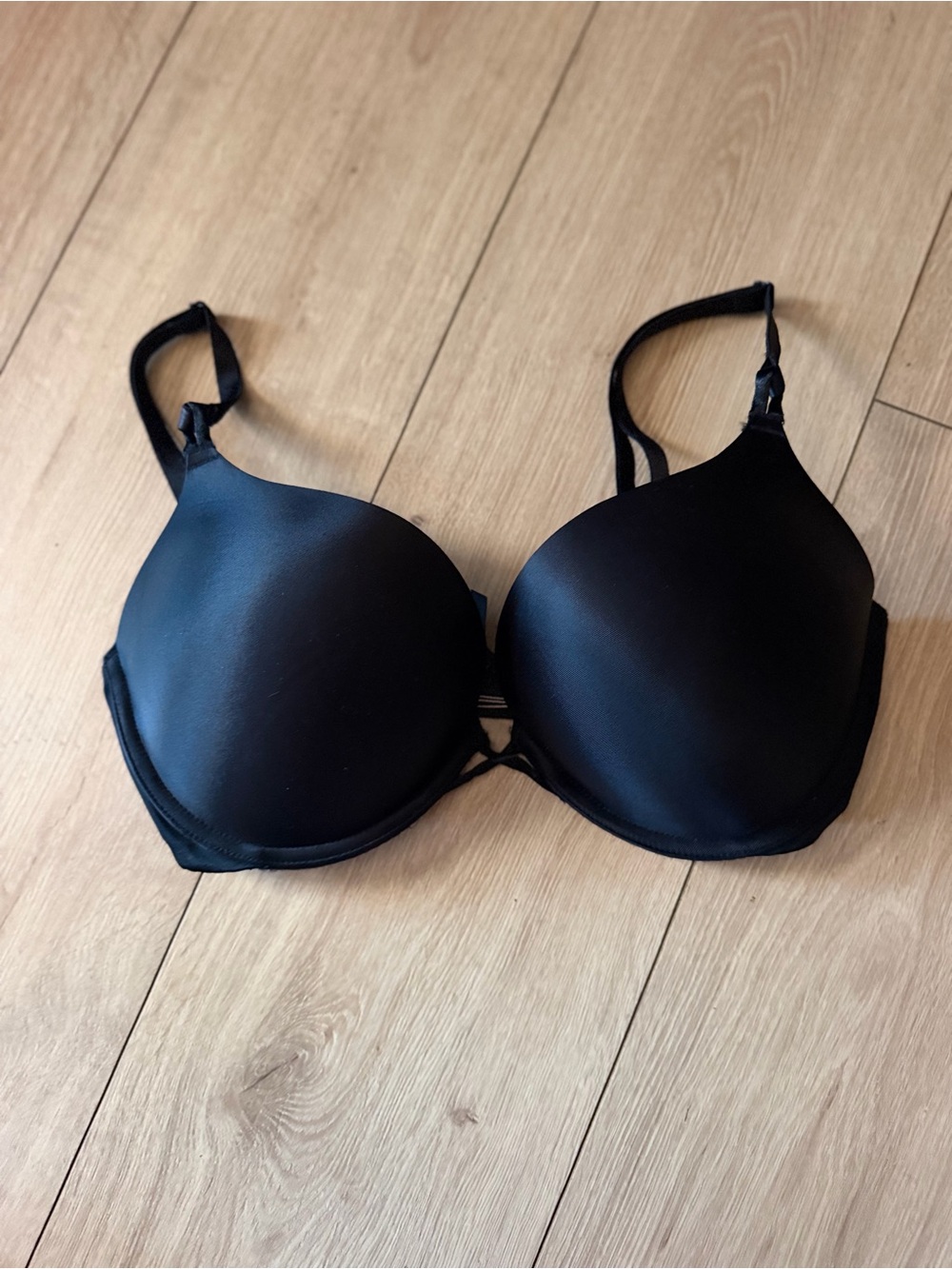Victoria's Secret Black Molded T-Shirt Bra